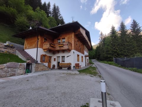 Appartamento CRODE DEI LONGERIN Apartment in Friuli-Venezia Giulia