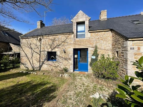 Location de charme, cosy La Maison de Keraudran House in Brittany