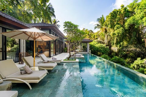 Property building, Swimming pool