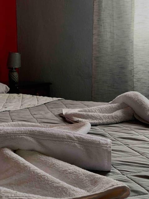 Bed, Bedroom, towels