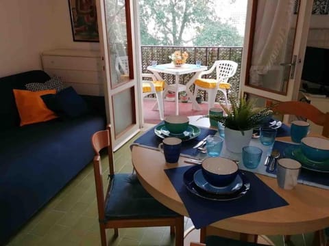 Patio, View (from property/room), Balcony/Terrace, Living room, Seating area, Dining area
