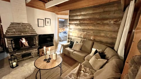 Communal lounge/ TV room, TV and multimedia, Living room, Seating area, Evening entertainment, flat iron