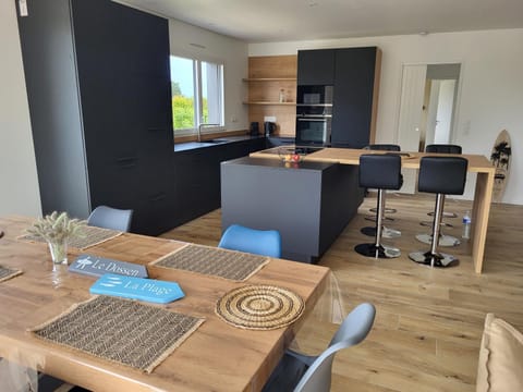 Dining area, pet friendly, stove