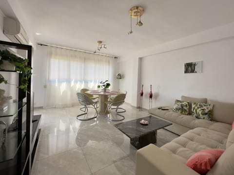 TV and multimedia, Living room, Dining area