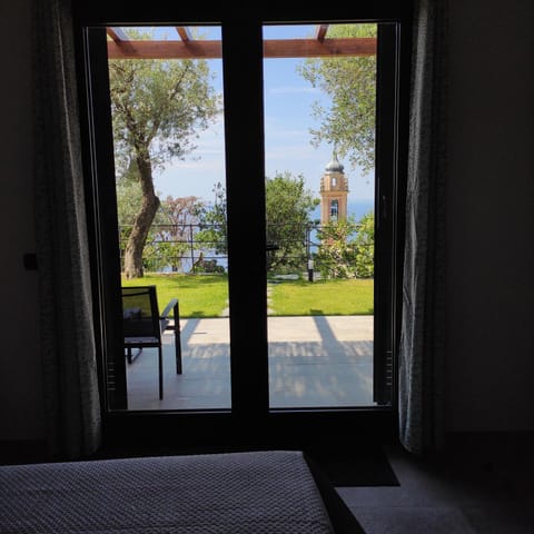 Patio, Bed, Day, Garden, Garden, View (from property/room), Balcony/Terrace, Photo of the whole room, Bedroom, Garden view, Sea view