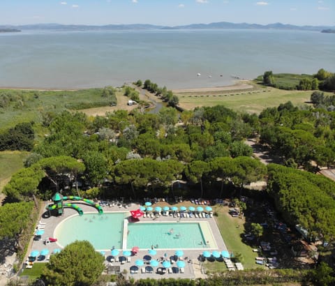 Property building, Natural landscape, Bird's eye view, Aqua park, Pool view, Swimming pool, sunbed