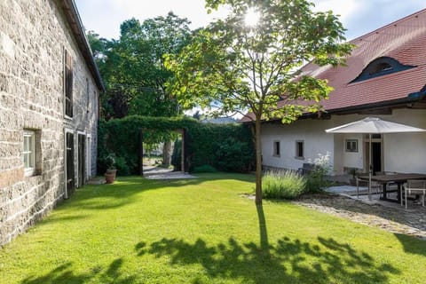 Property building, Garden, Garden, Balcony/Terrace, Garden view