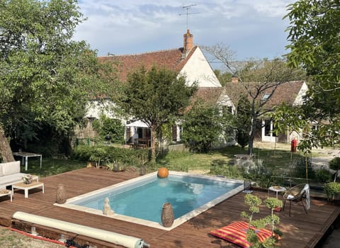 Property building, Swimming pool
