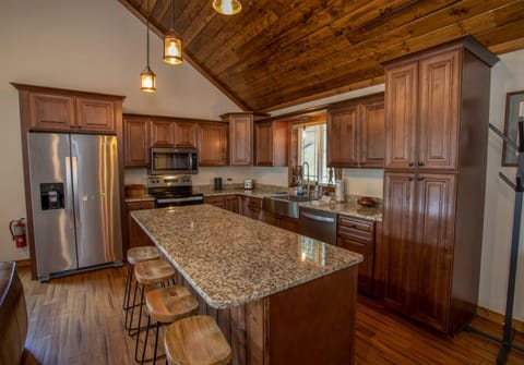 Eagles and Owls Cabin Cabin in Brushy Fork