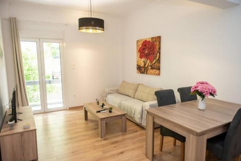 TV and multimedia, Balcony/Terrace, Living room, Seating area, Dining area