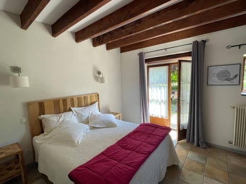 Bed, Garden view