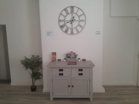 The Broadway Rooms Capsule hotel in Leicester