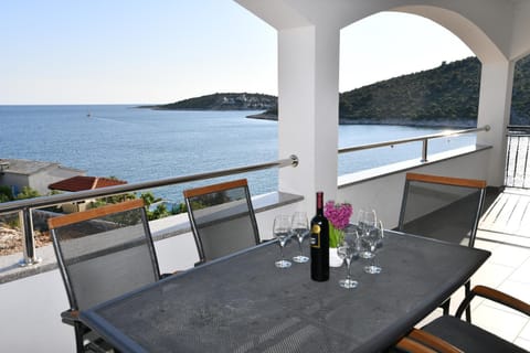 Day, View (from property/room), Balcony/Terrace, Mountain view, Sea view