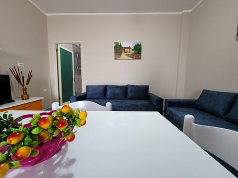 Bed, Living room, Seating area