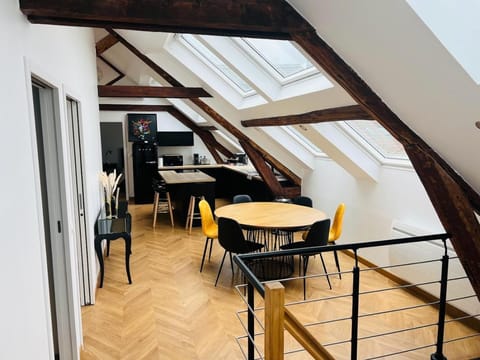 Dining area, kitchen