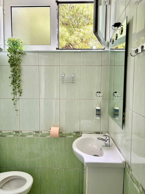 Toilet, Bathroom