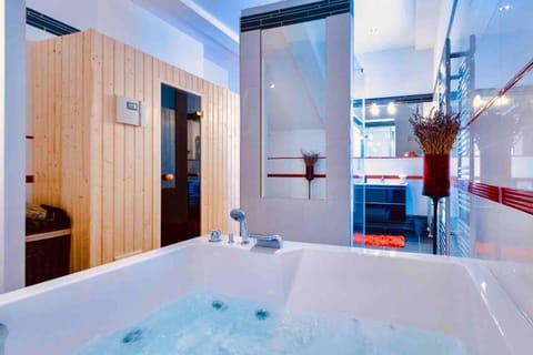 Private Seaside Villa Sleeps 10 with Infinity Pool Villa in Mlini