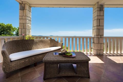 Private Seaside Villa Sleeps 10 with Infinity Pool Villa in Mlini