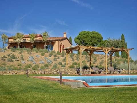 Property building, Garden, Garden view, Pool view, Swimming pool