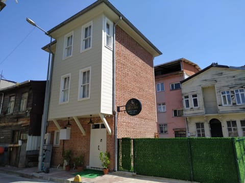 Property building, Day, Neighbourhood, Street view