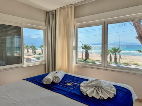 Bed, Natural landscape, View (from property/room), Balcony/Terrace, Photo of the whole room, Bedroom, Mountain view, Sea view, Sunset, towels