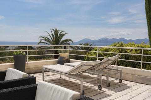 Patio, View (from property/room), Balcony/Terrace, Sea view
