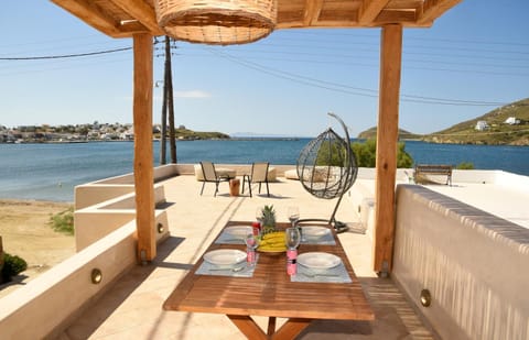 Day, Natural landscape, View (from property/room), Balcony/Terrace, Balcony/Terrace, Dining area, Beach, Sea view