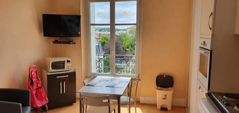 TV and multimedia, Dining area