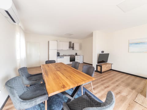 Kitchen or kitchenette, Living room, Dining area