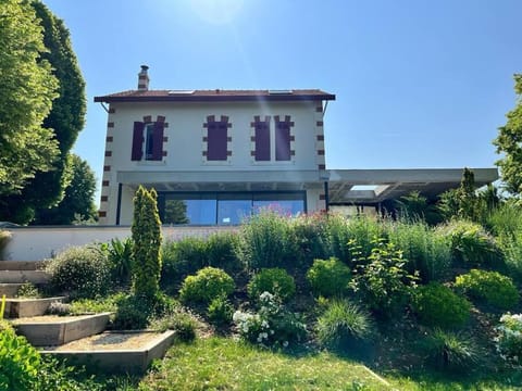 Property building, Garden, Garden view