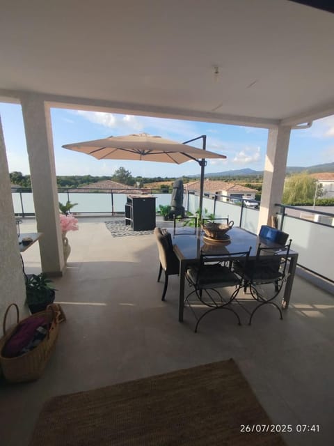 Patio, Balcony/Terrace, Dining area, Mountain view
