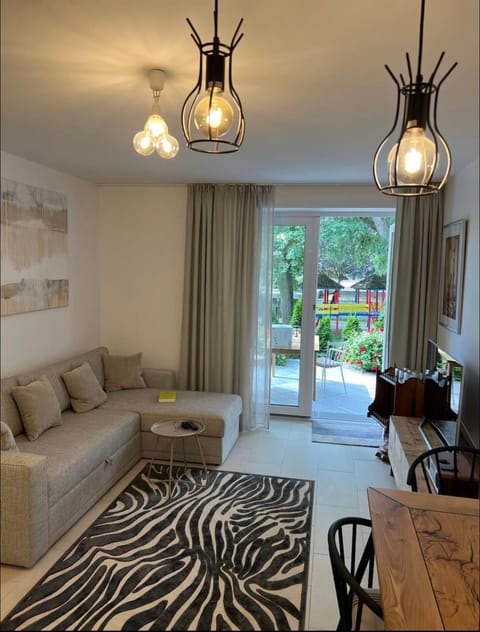Living room, Photo of the whole room, Seating area