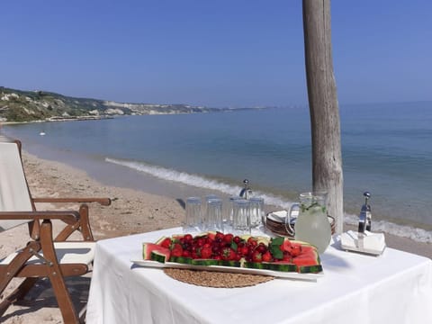 Day, Natural landscape, Food and drinks, Beach, Sea view