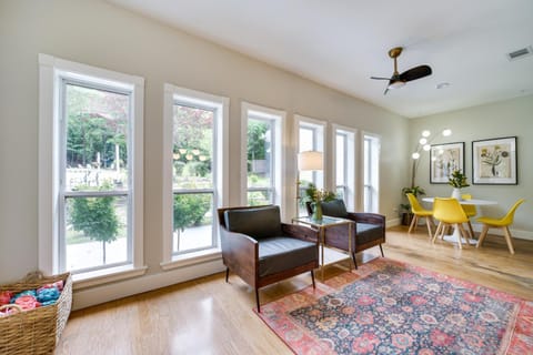 Spacious Getaway By Wolf Pen Gap 15 Acres and Pool! Apartment in Arkansas