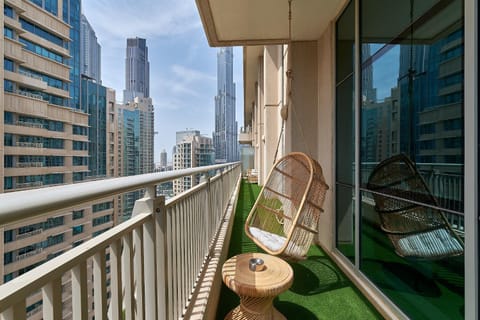 Patio, Day, View (from property/room), Balcony/Terrace, Seating area, City view