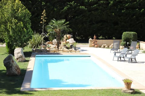 Duplex de charme au coeur de la Provence. Apartment in Le Puy-Sainte-Réparade
