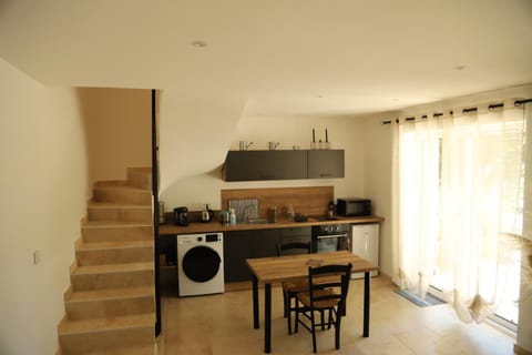 Duplex de charme au coeur de la Provence. Apartment in Le Puy-Sainte-Réparade