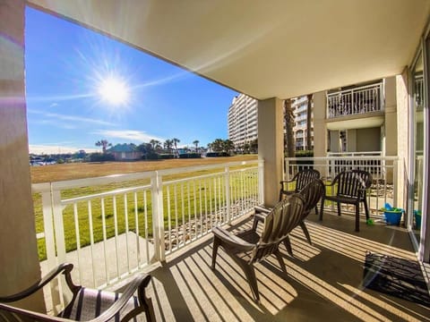 Huge Yacht Waterfront Paradise 15000sf Pool Hot Tub House in North Myrtle Beach