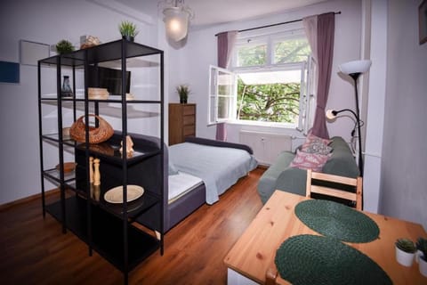 Bed, Living room, Photo of the whole room, Seating area, Dining area, Bedroom
