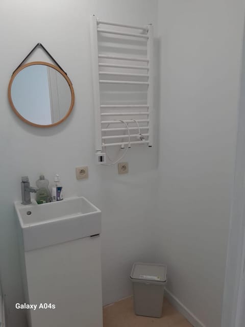 1 bedroom studio sleeps 4 Apartment in Saint-Gilles