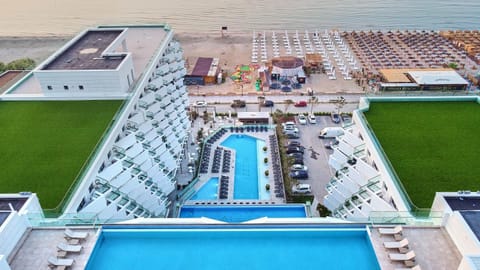Property building, Swimming pool
