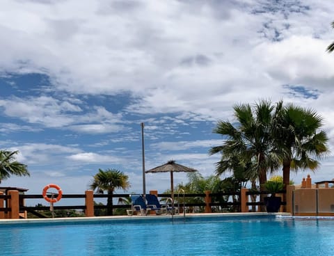 Day, Pool view, Swimming pool, sunbed