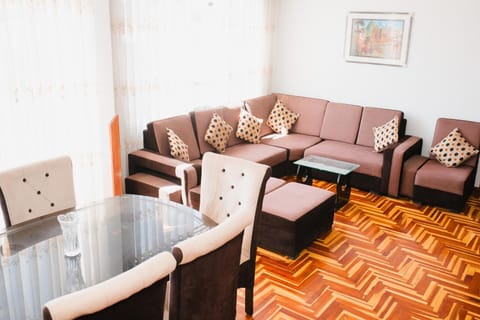 Communal lounge/ TV room, Living room, Seating area