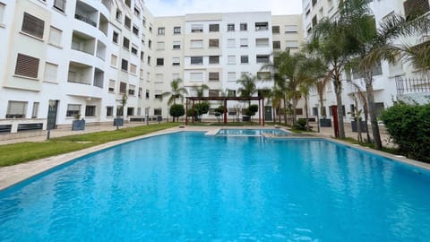 Day, Pool view, Swimming pool, sunbed