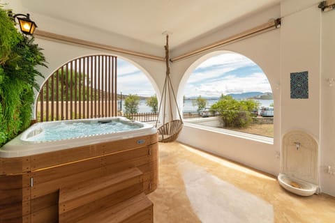 Hot Tub, Spa and wellness centre/facilities