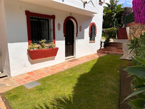 Property building, Garden, Lobby or reception