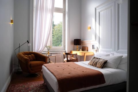 Bed, Photo of the whole room, Bedroom, Garden view