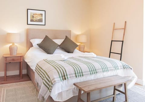 The Barn in Longhope - Luxury Barn Conversion House in Forest of Dean