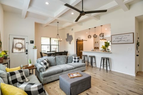 Updated New Braunfels Home with Fire Pit! House in New Braunfels