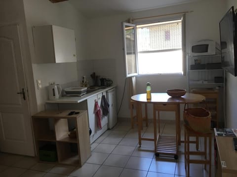 Nîmes centre sur les toits - clim mobile Apartment in Nimes